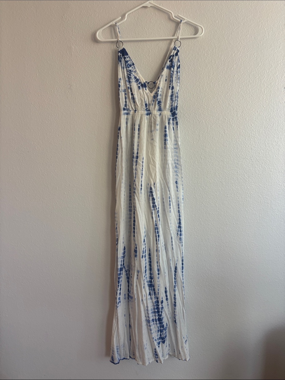 NWOT En Crème V-Neck White and Blue Tie-Dye Maxi Dress
